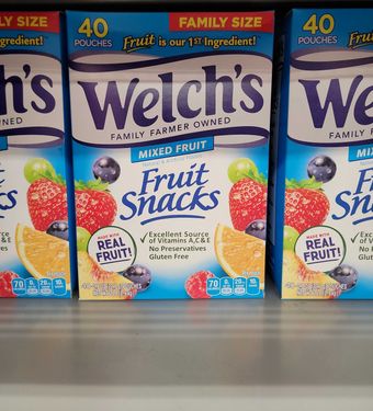 Welch's, Welch's Fruit snacks, barcode: 0034856840688, has 3 potentially harmful, 4 questionable, and
    2 added sugar ingredients.