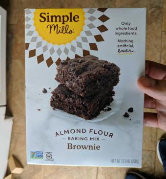 Simple Mills , BROWNIE ALMOND FLOUR MIX, BROWNIE, barcode: 0856069005513, has 0 potentially harmful, 0 questionable, and
    2 added sugar ingredients.