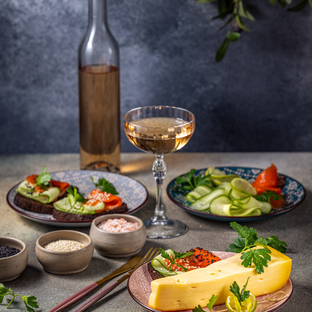 Gourmet Food Pairings for Wine Gifts