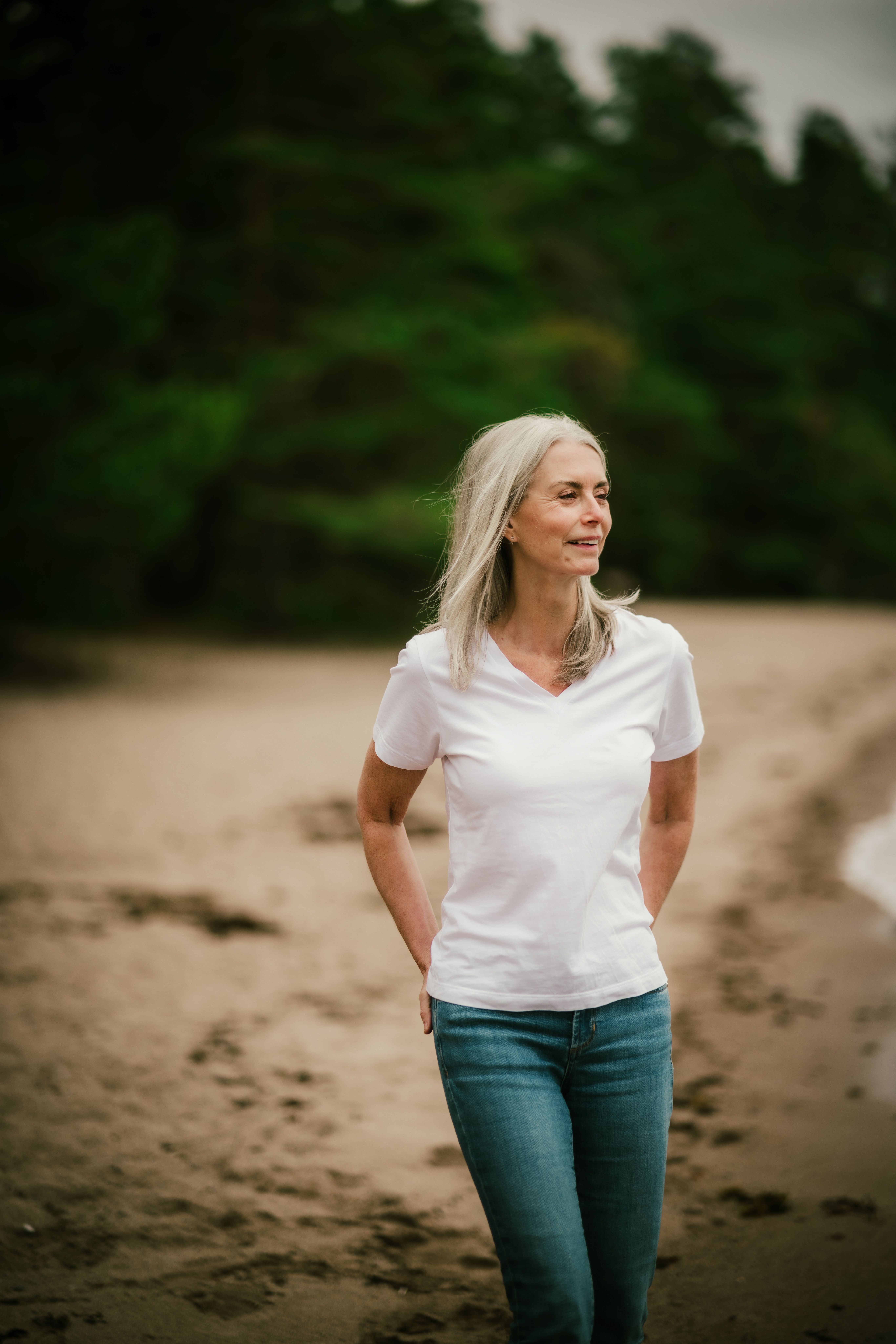 Kvinna på en strand