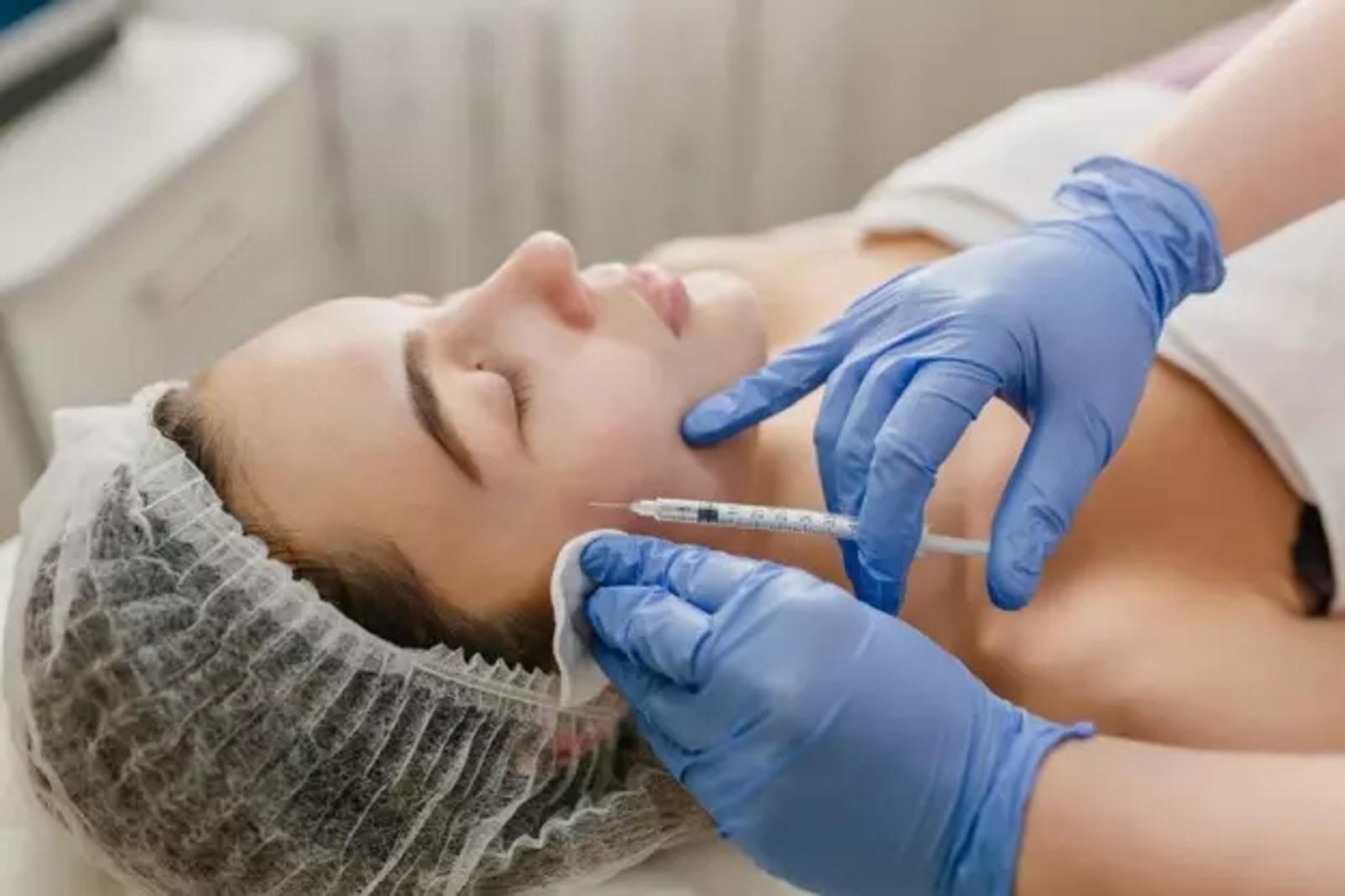 Illustration of facial injection technique from the MICHIKO mesotherapy guide