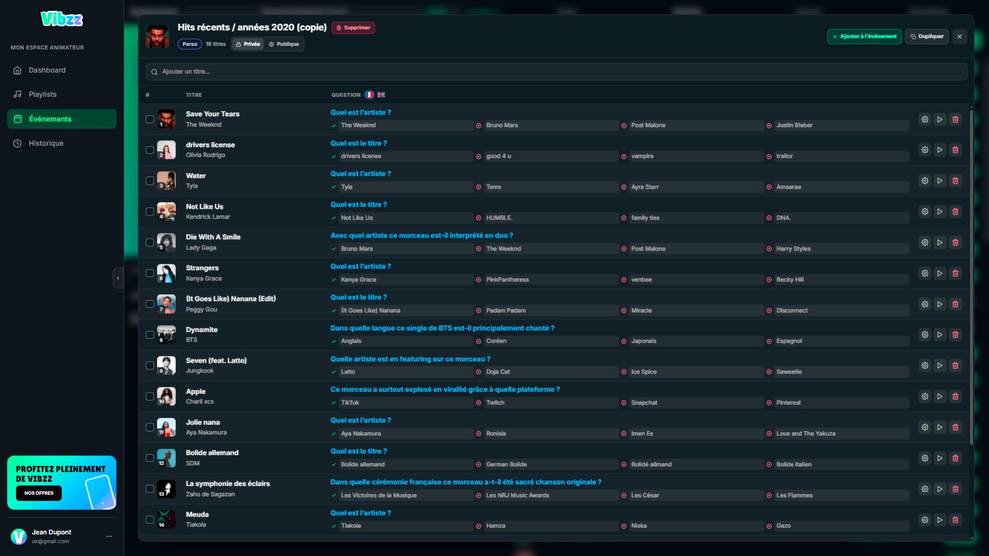 Éditeur de playlist Vibzz avec titres musicaux, questions et quatre propositions de réponse.