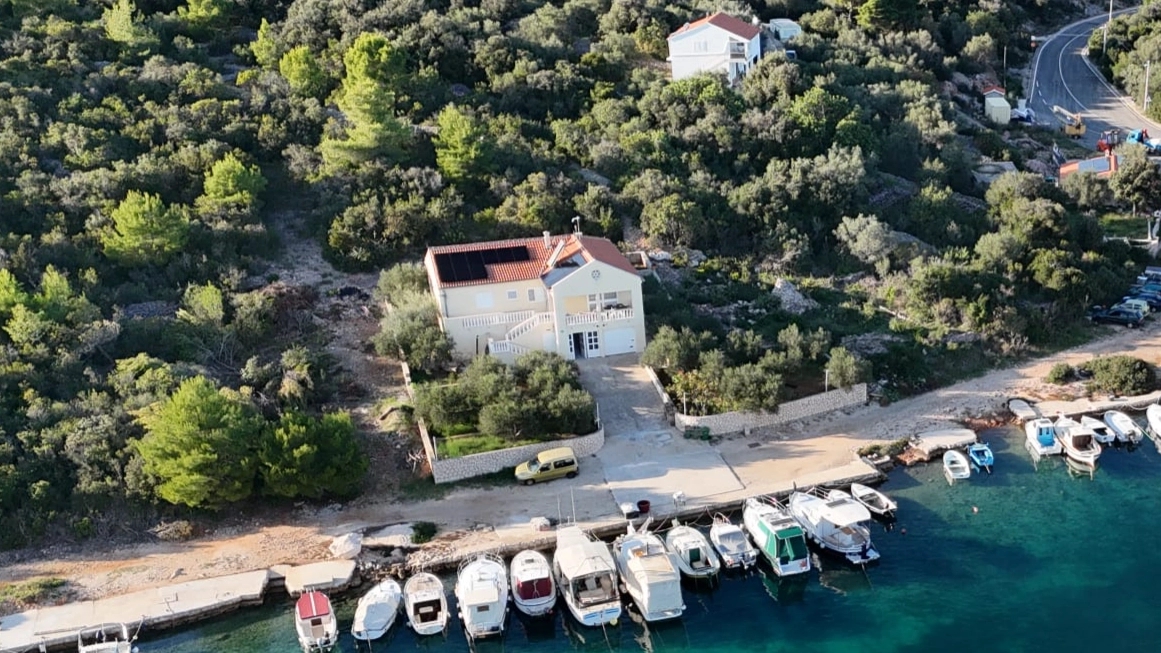 Dvije off-grid elektrane Otok Iž