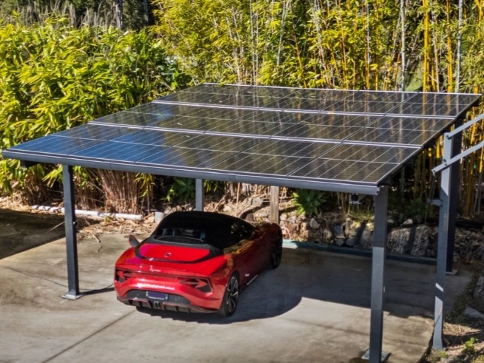 Ugrađena solarna nadstrešnica