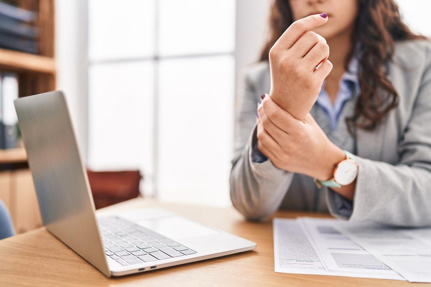 Cover image for blog post: Carpal Tunnel Syndrome and Physiotherapy: What Works? 