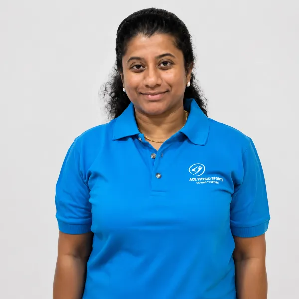 Professional photo of Ponny Oly, Principal musculoskeletal & Sports physiotherapist