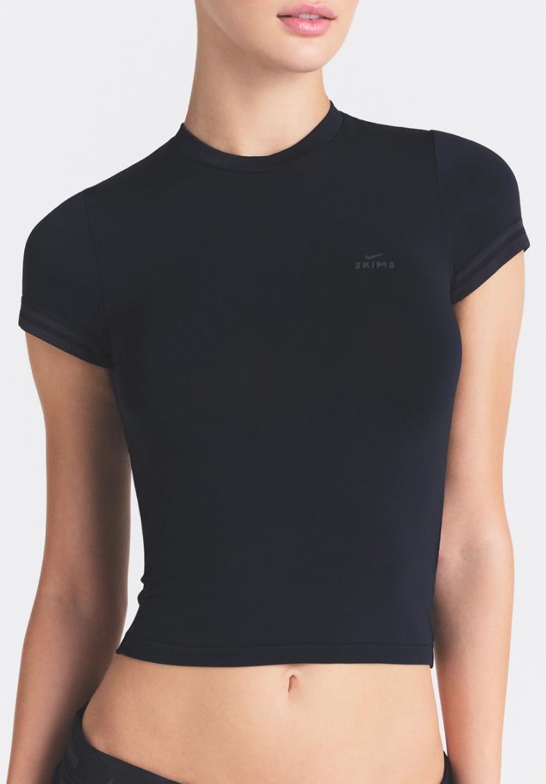NikeSKIMS STRETCH KNIT CROPPED T-SHIRT | OBSIDIAN | SKIMS