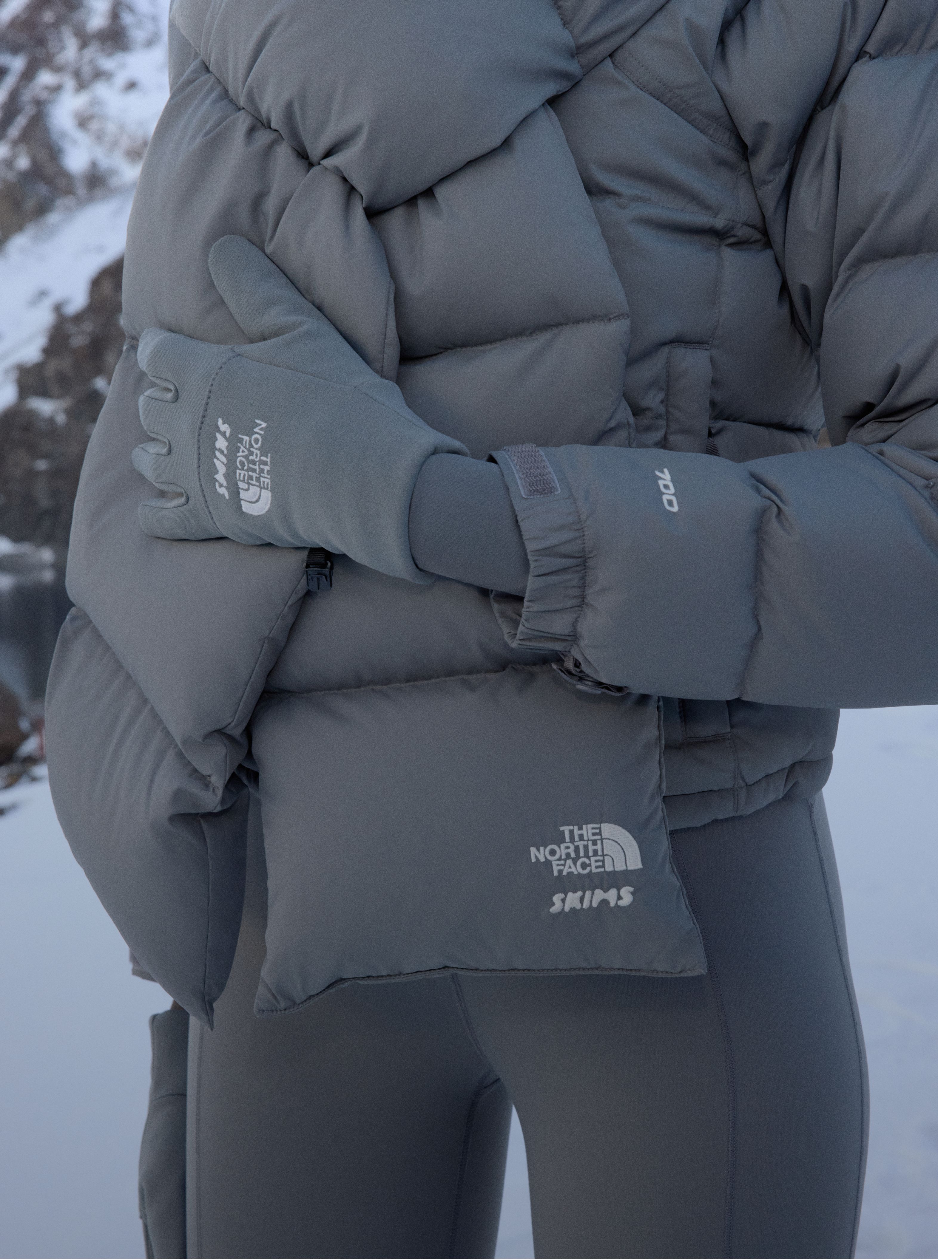 THE NORTH FACE SKIMS ニット帽 グレー SKIMS x The North Face Beanie Gunmetal - FW25 - US