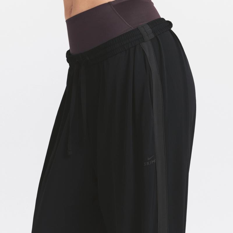 NikeSKIMS STRETCH KNIT LONG SLEEVE HALF ZIP | RESIN | SKIMS