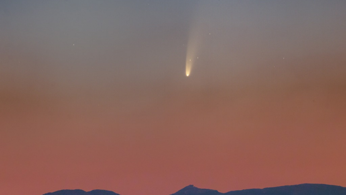 المذنب C/2020 F3 من لبنان