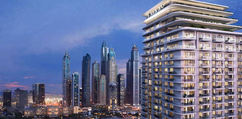 Emaar Beachgate waterfront residential tower exterior, Dubai Harbour