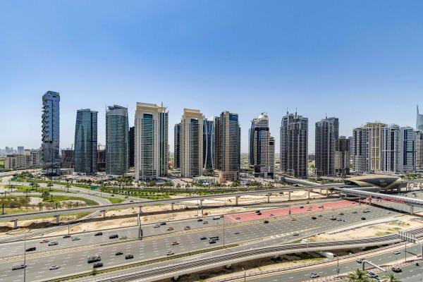 Jumeirah Lake Towers (JLT)