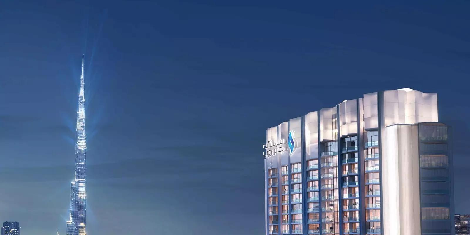 Shared swimming pool deck at Peninsula Phase 3, Business Bay