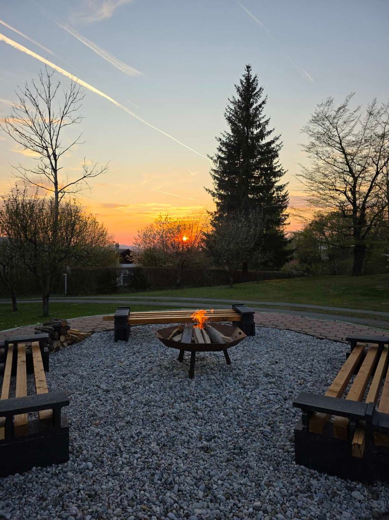 EVENING CHILL CORNER