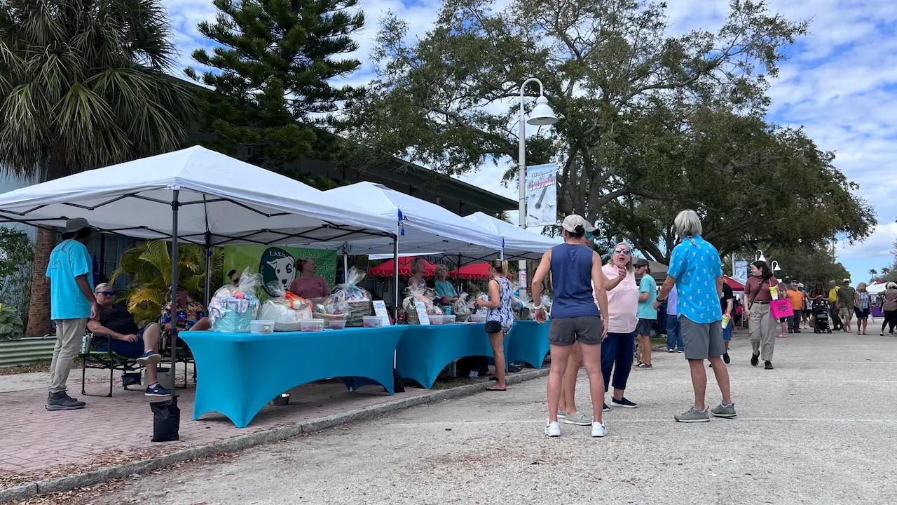 The stand for ears rescue at get rescued