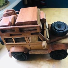 Wooden Land Rover Car (large)