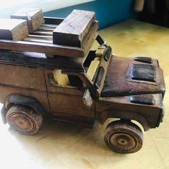 Wooden Land Rover Car (medium)