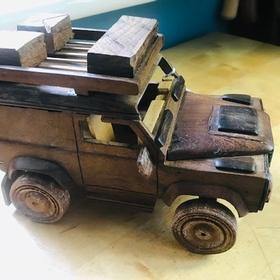 Wooden Land Rover Car (medium)