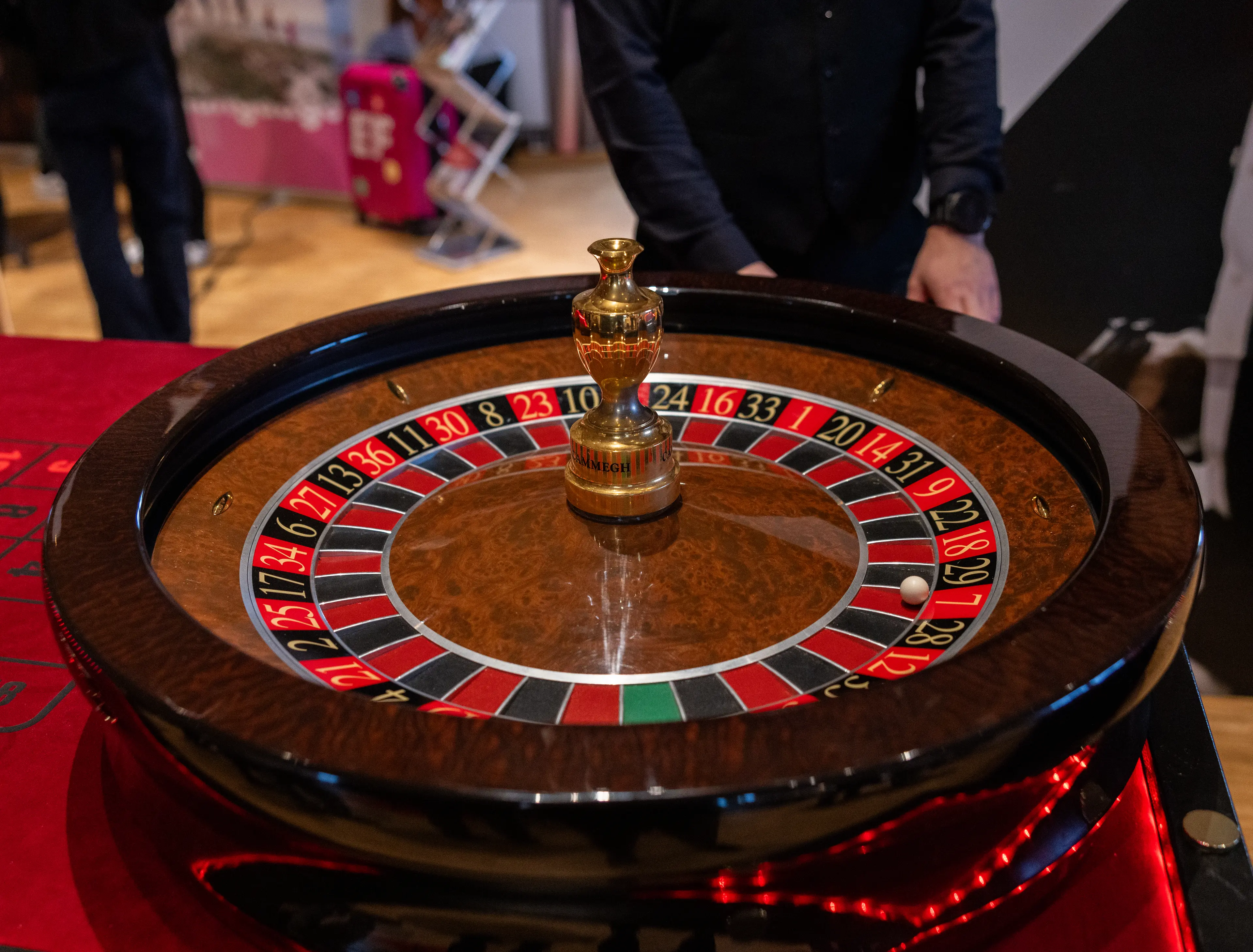 Casino Crown roulettehjul med kugle klar til spin