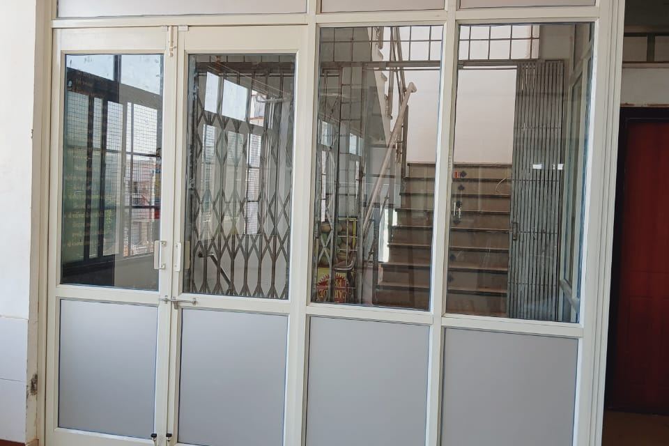 Sliding door