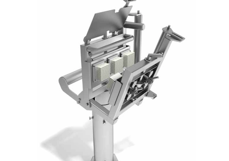 Automatic longline system - hook cleaner