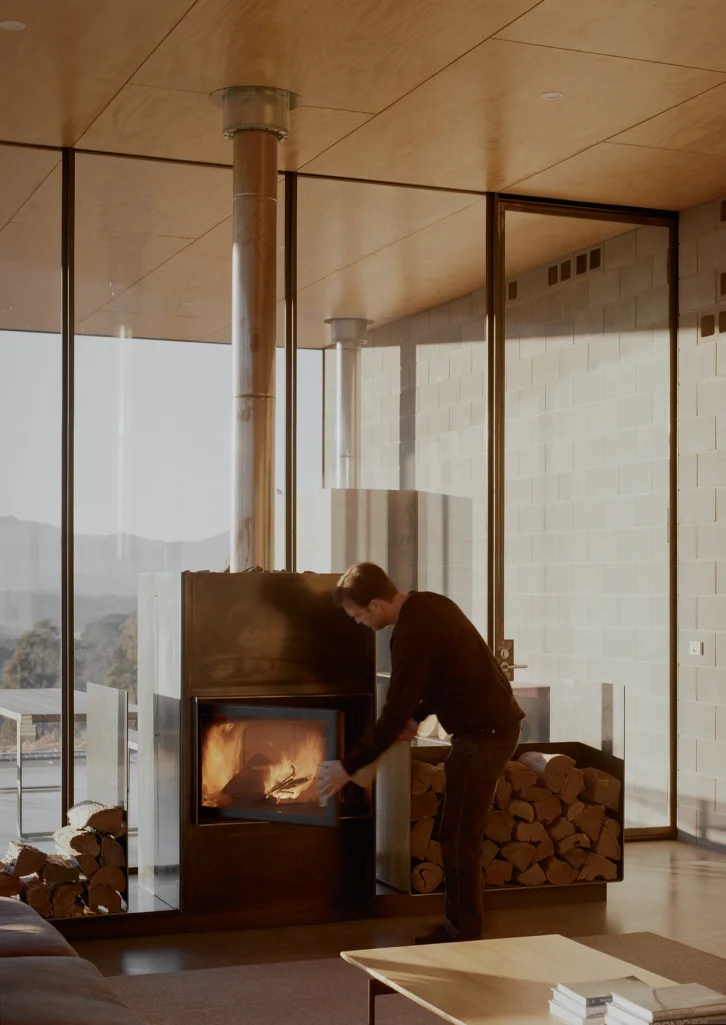 Mansfield House / Robbie Walker
