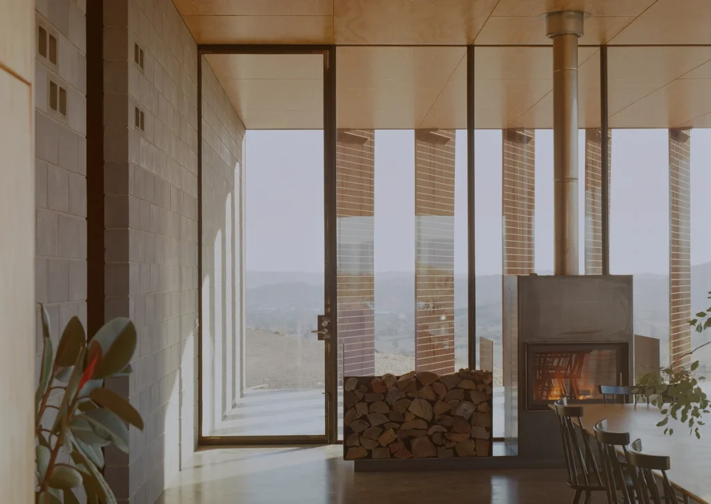 Mansfield House / Robbie Walker