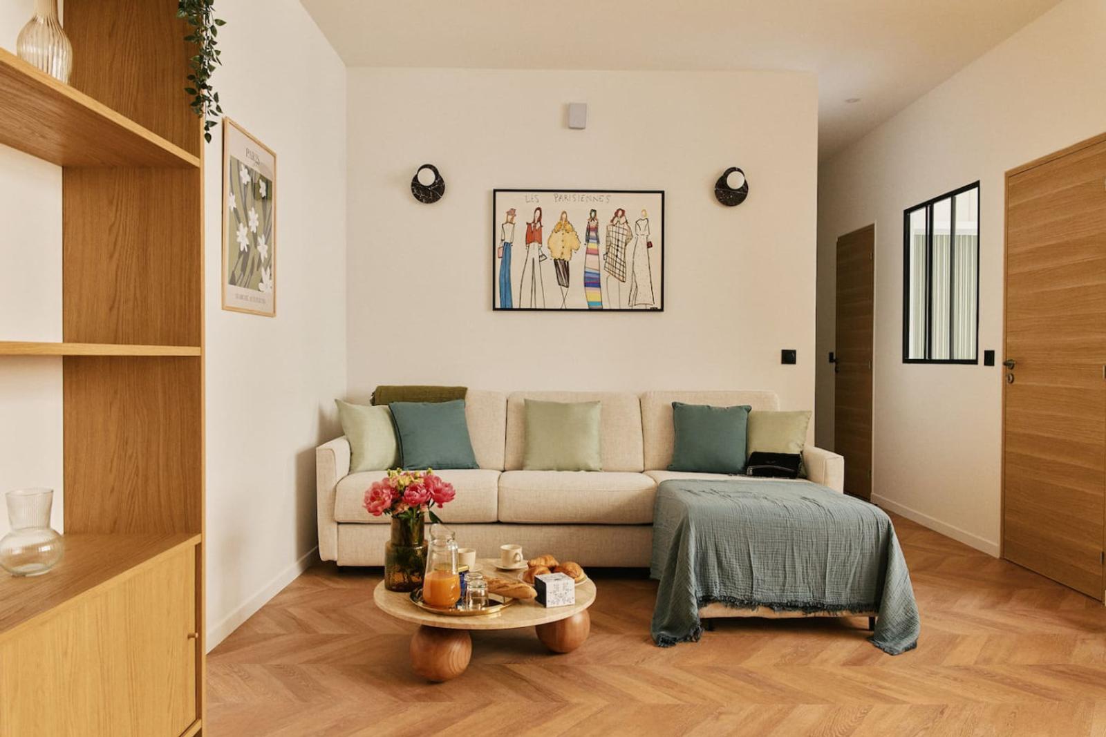 Lavie Maison Central Marais Clim Jacuzzi — main view