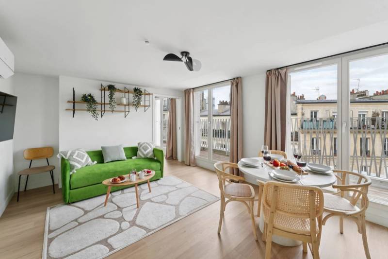 Lavie Maison: Spacious Apartment with Terrace — photo 1