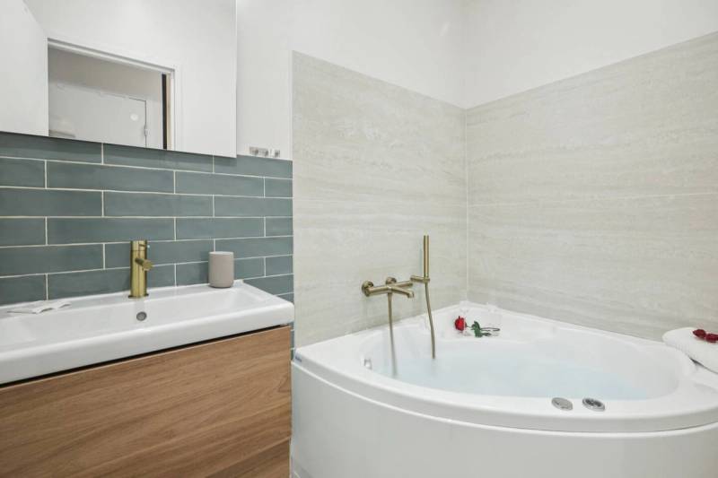 Joya en el centro de Bordeaux: aire acondicionado y jacuzzi — photo 6
