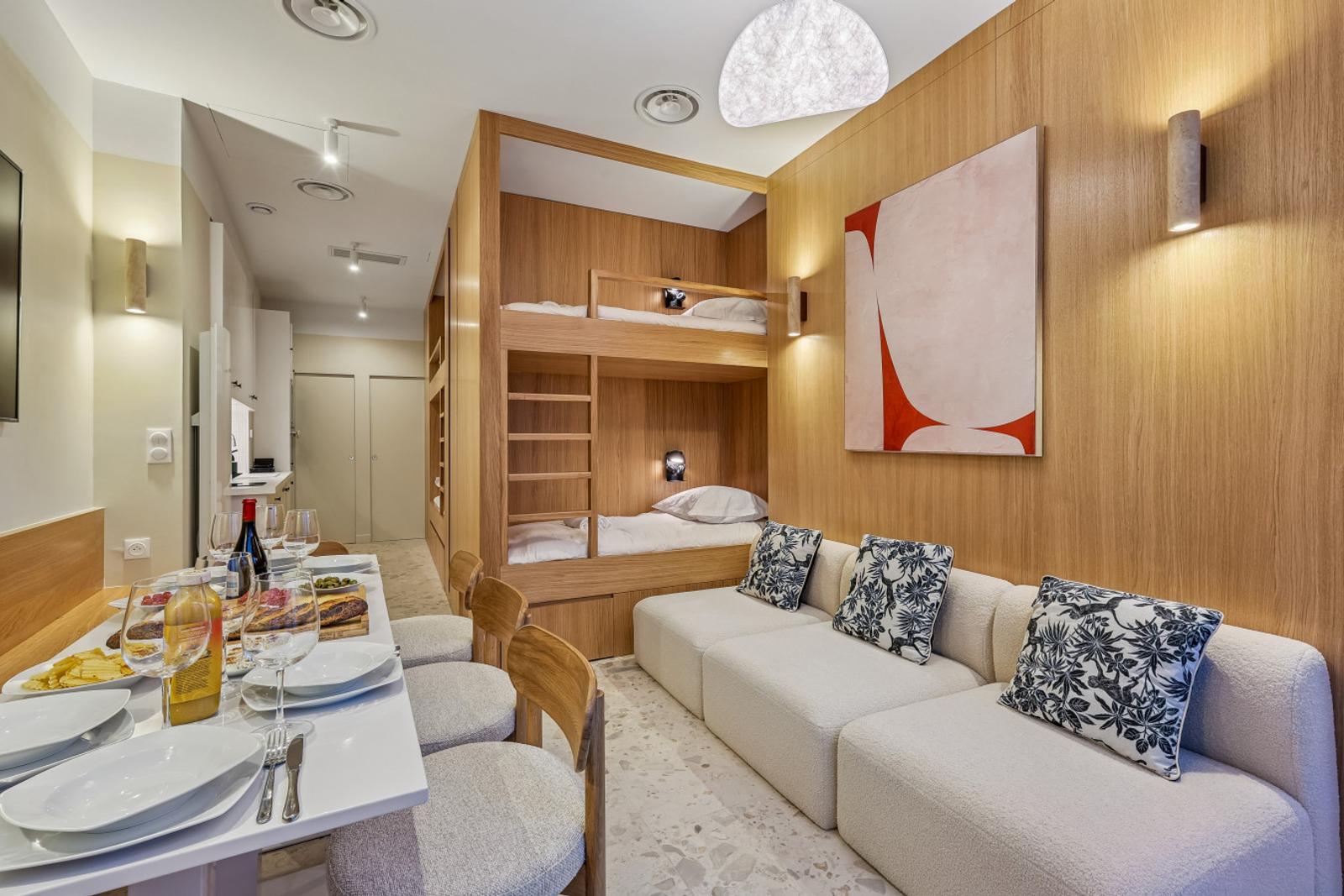 Lavie Maison: Design-Suite & Whirlpool — main view