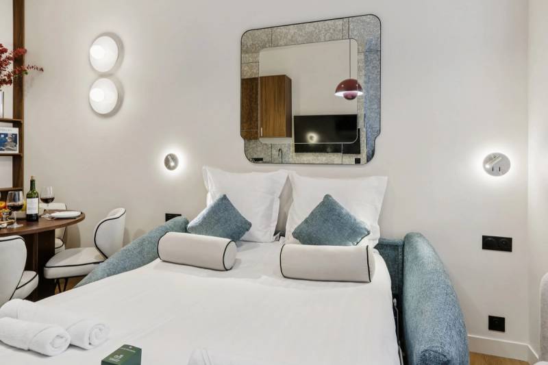 Lavie Maison : Architect flat with AC