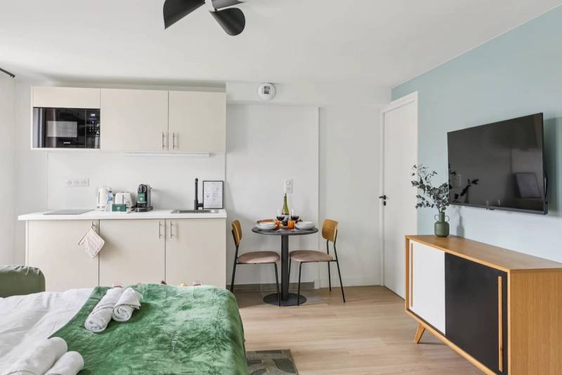 Lavie Maison : Studio très lumineux Montmartre
