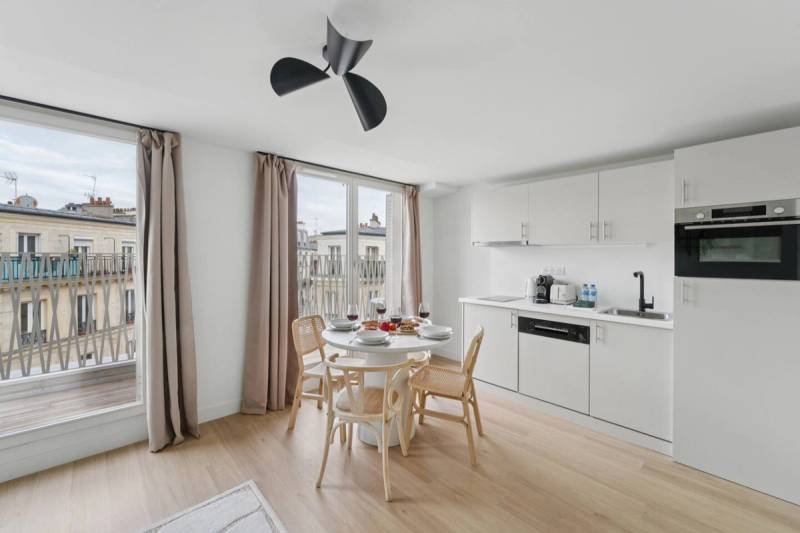 Lavie Maison: Spacious Apartment with Terrace — photo 4