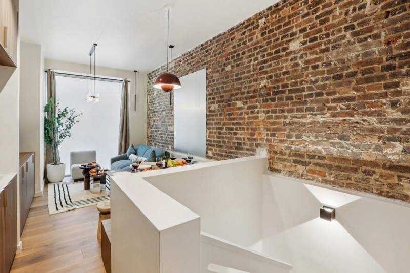 Lavie Maison : Marais Luxury, Hoy Tub & A/C