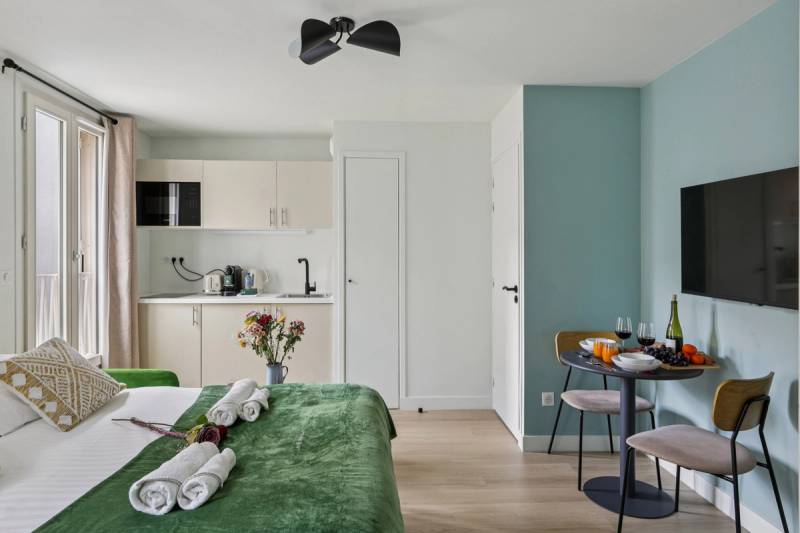 Lavie Maison : Studio Close to Montmartre