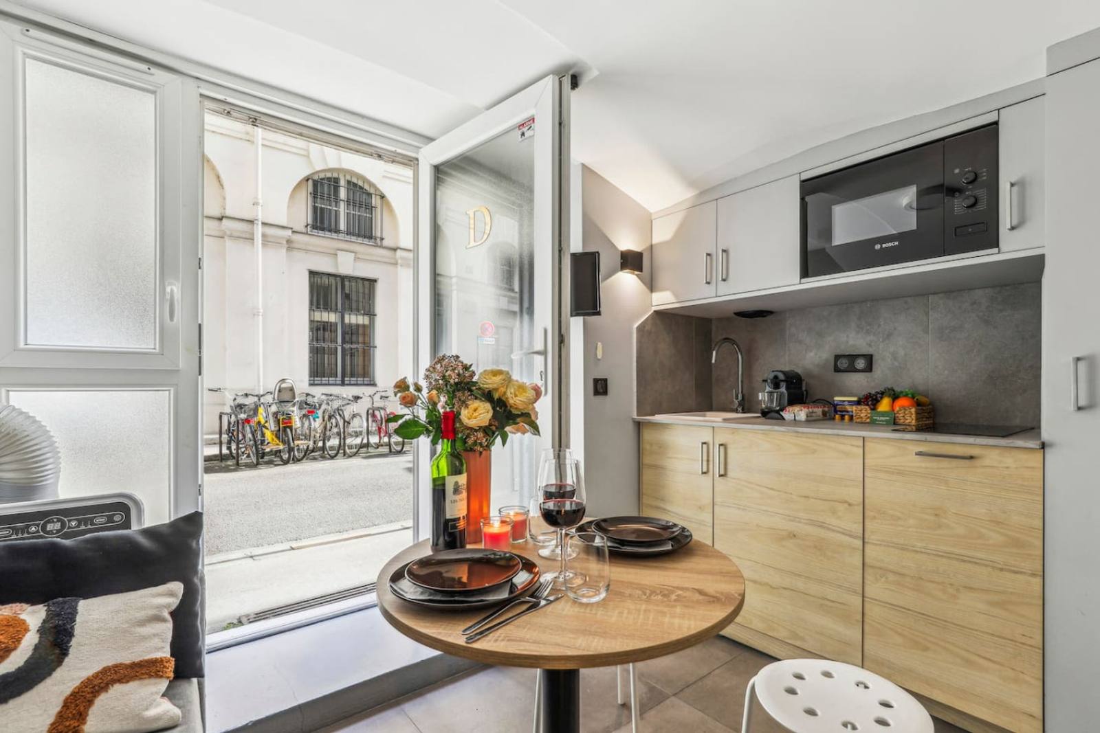 Lavie Maison - Basement Apt front Palais Royal — main view