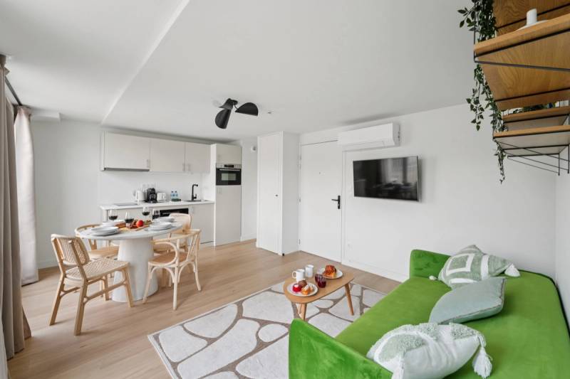 Lavie Maison: Spacious Apartment with Terrace — photo 6