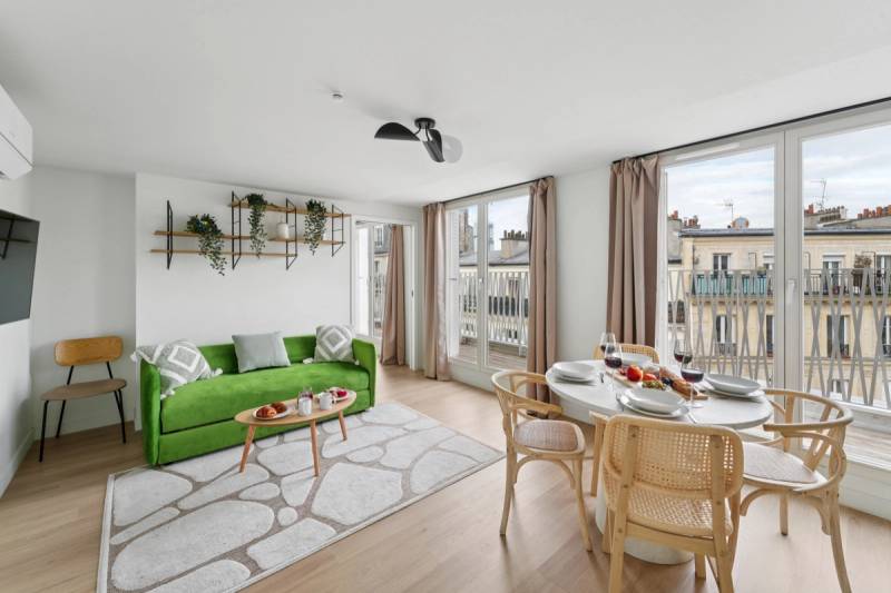 Lavie Maison: Spacious Apartment with Terrace — photo 1
