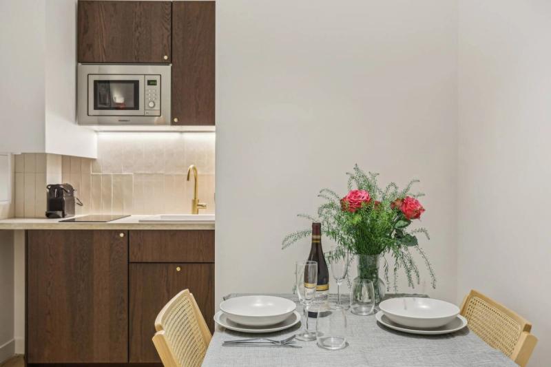 Lavie Maison: Wohnung mit Klimaanlage und Whirlpool nahe Arc de Triomphe
