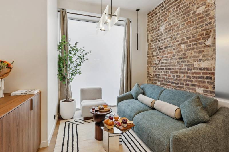 Lavie Maison : Marais Luxury, Hoy Tub & A/C