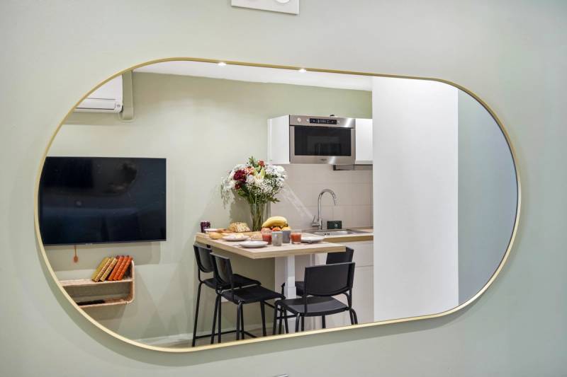 Lavie Maison: Parisian Aircon Gem