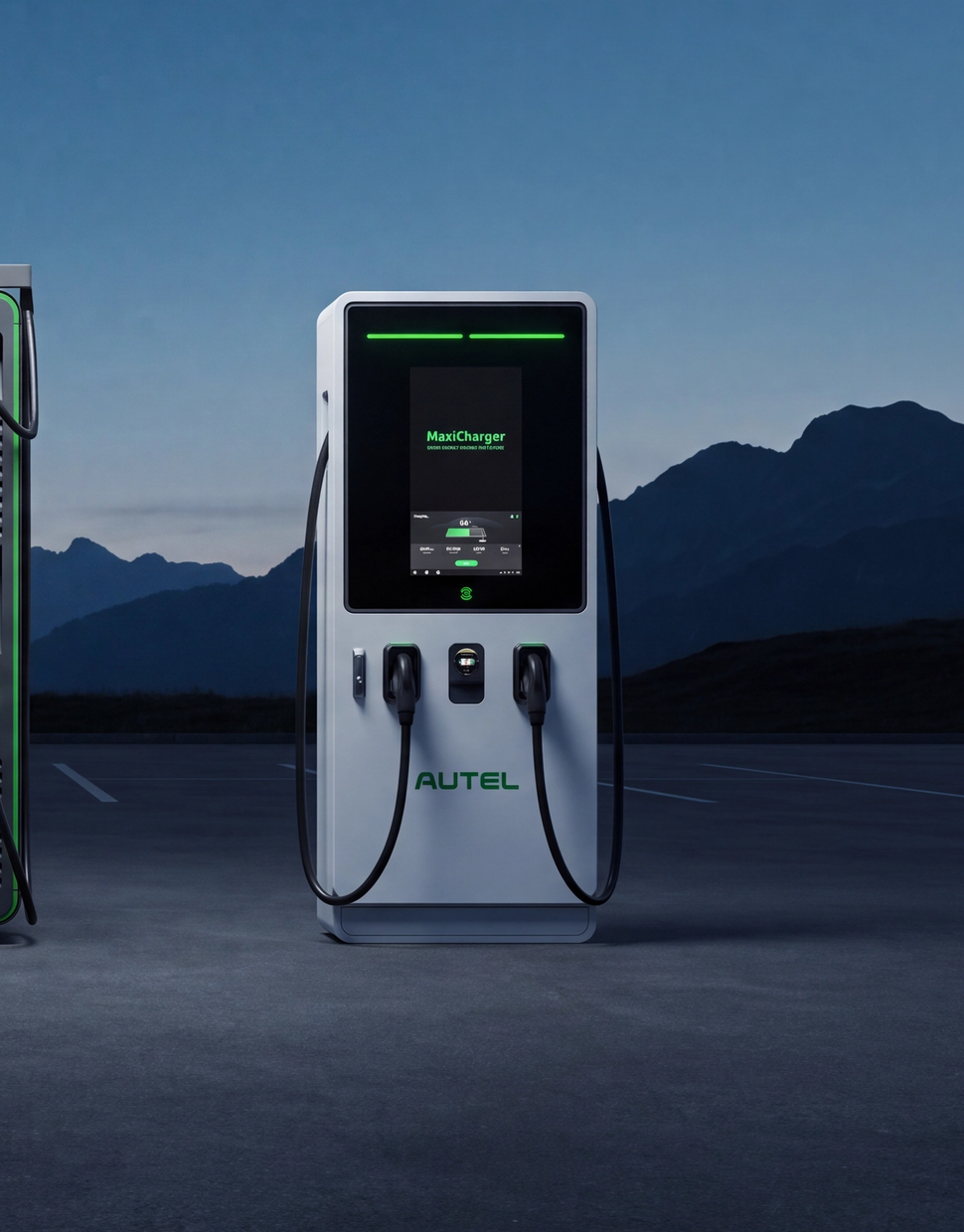 DC-Schnellladestationen aus dem EnergyCharge-Sortiment vor alpiner Kulisse