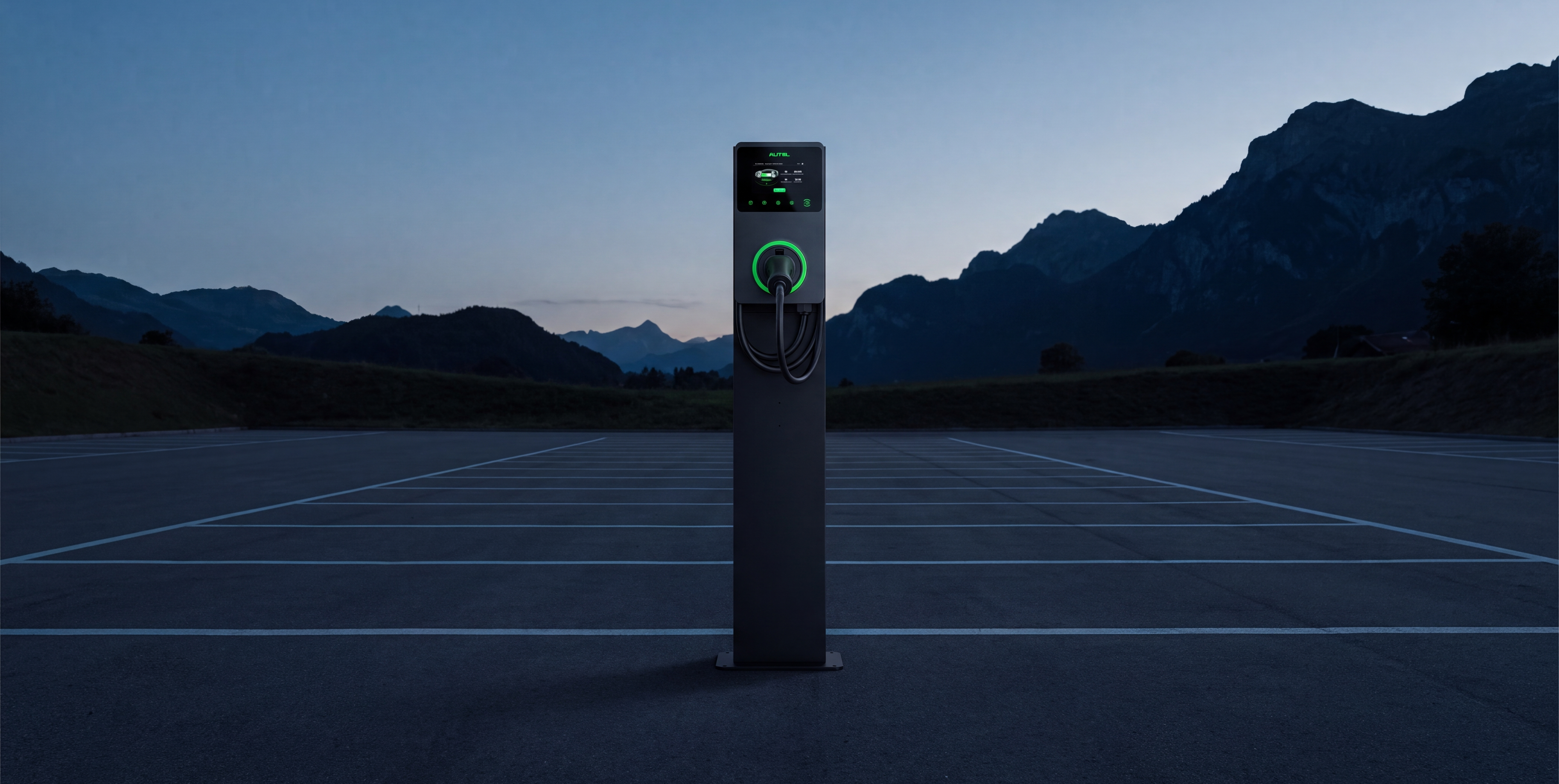 Zubehör für AC-Ladestationen: Standsäule, Kabelhalter und RFID-Schlüssel