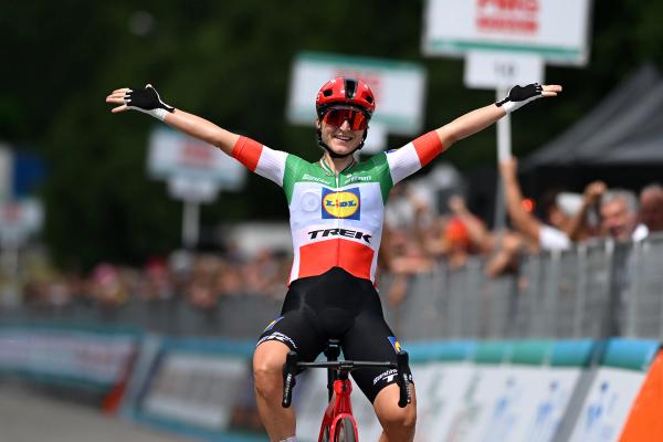 Elisa Longo Borghini (Lidl-Trek) celebrated her first win back in the Italian national champion’s jersey and for new sponsors Lidl