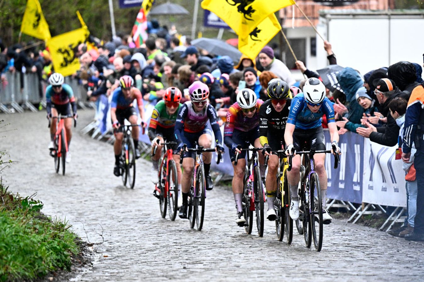 The race opens up on the cobbles