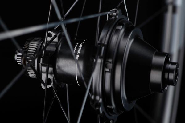 Classified's Powershift gearing is now available on ENVE wheels