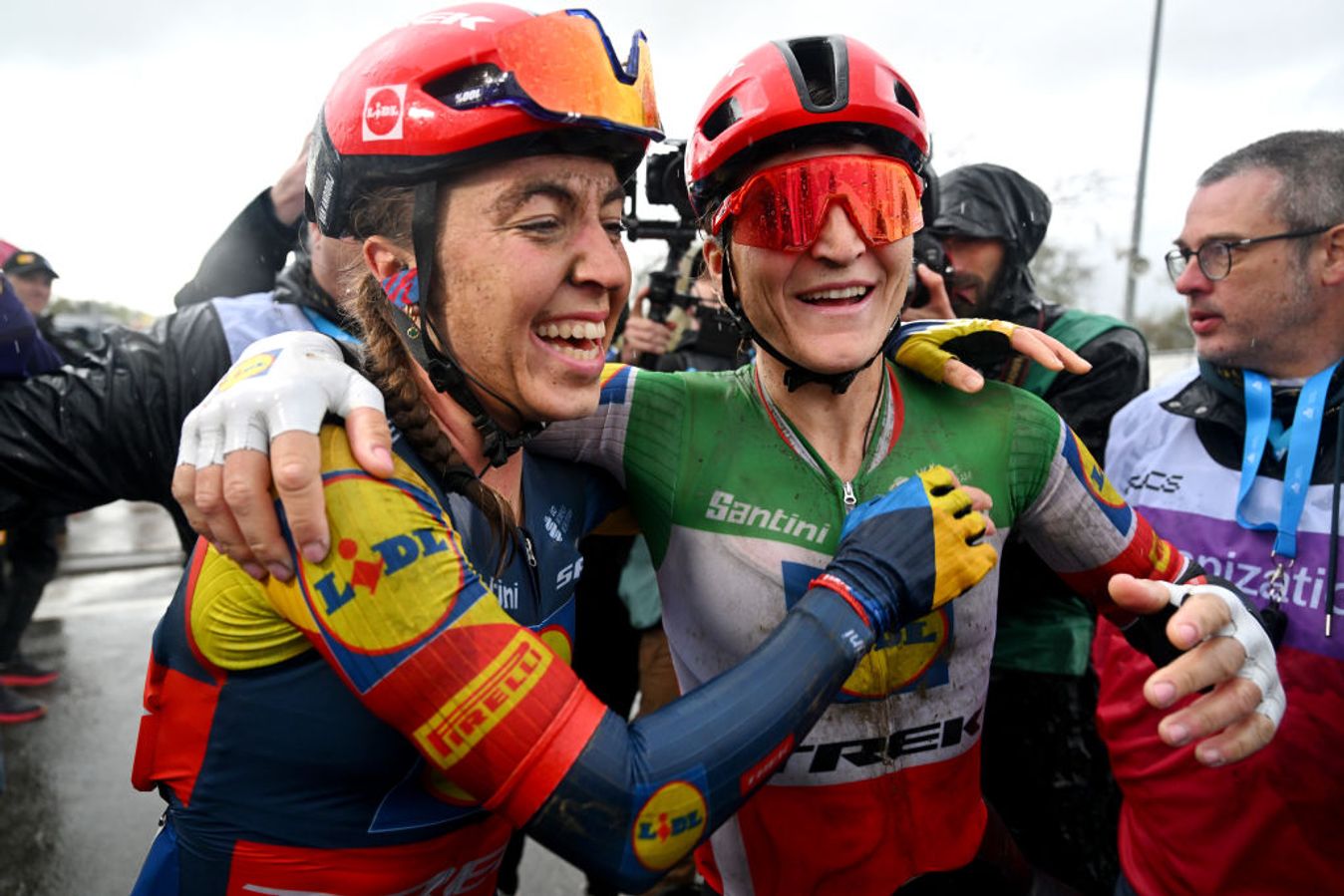 Longo Borghini (right) celebrates with Van Anrooij