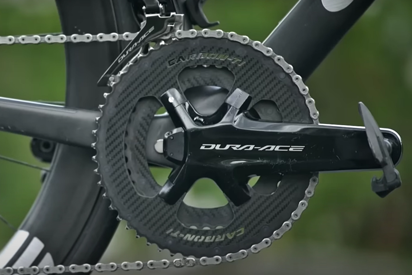 Carbon-Ti chainrings save weight on a bike that clocks in at only 6.9kg.