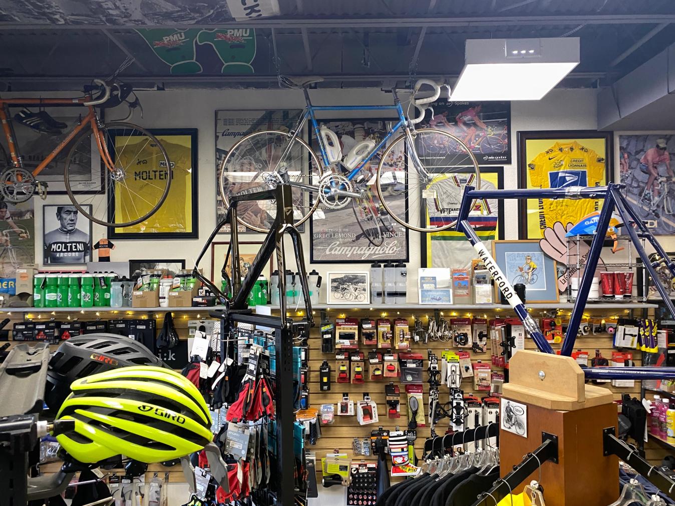 Vecchio's: a panoramic of cycling lore 